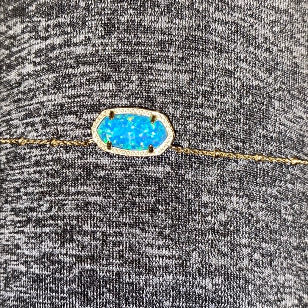 *Kendra Scott necklace*